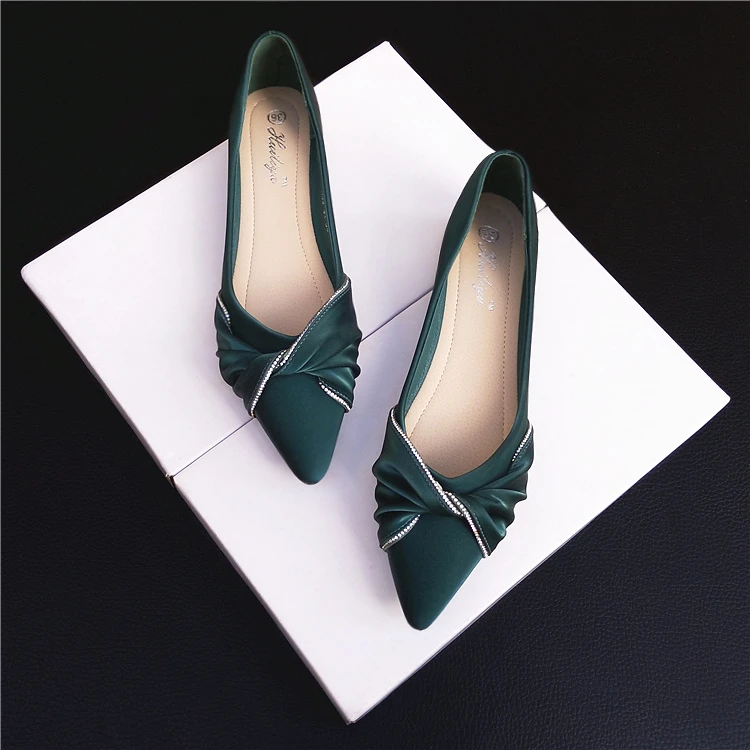 平底鞋女尖头春新款百搭法式单鞋浅口软底工作瓢鞋网红舒适豆豆鞋