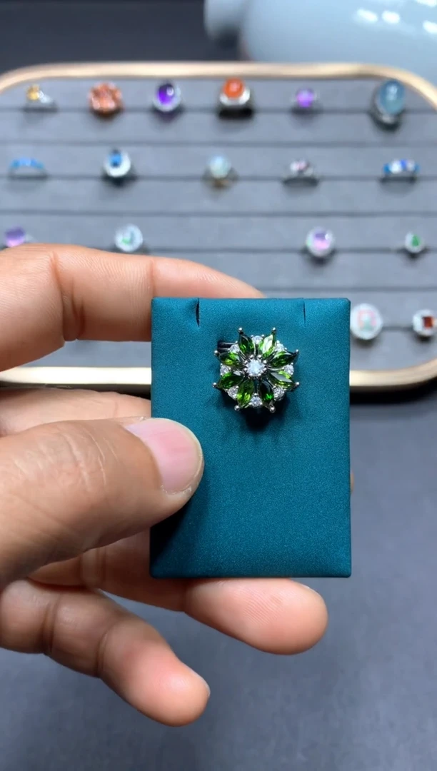 【闪购商品】透辉石吊坠未镶嵌W148（随机性发货只发一单）