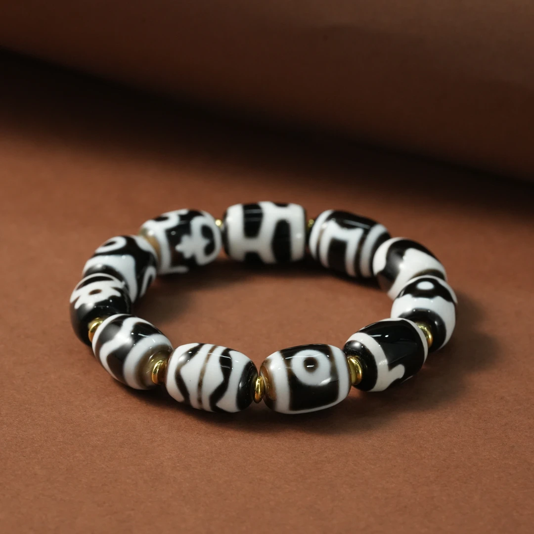 壹加火火|手工设计上肯黑白多宝玛瑙手串多样性发其一