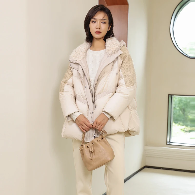 婉甸燕麦奶色拼接羽绒服1234D25SX3YX