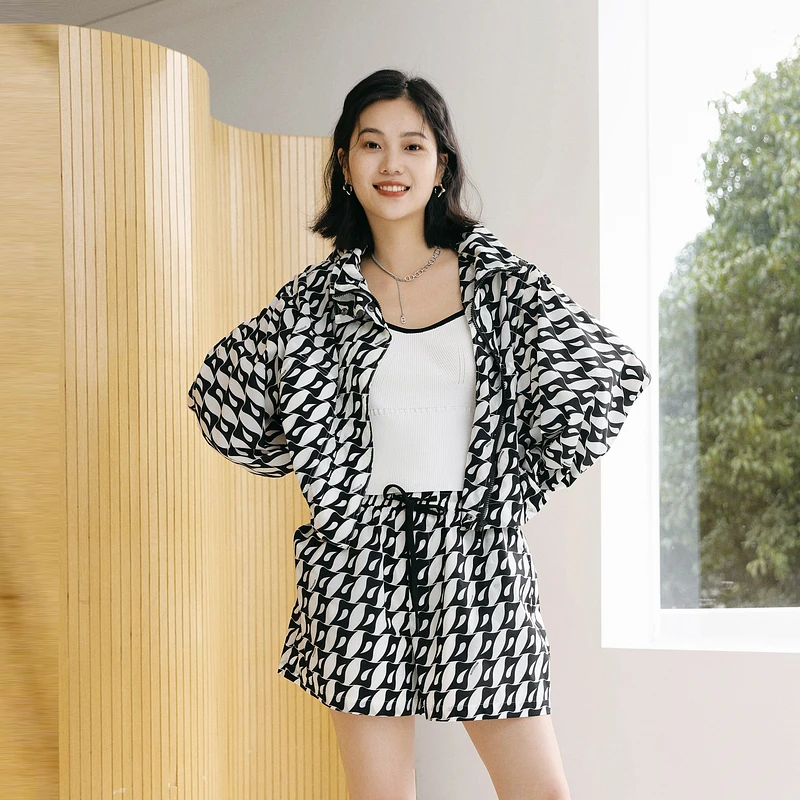 婉甸25春季新品黑白趣味几何运动休闲套装上衣1233L03DX3