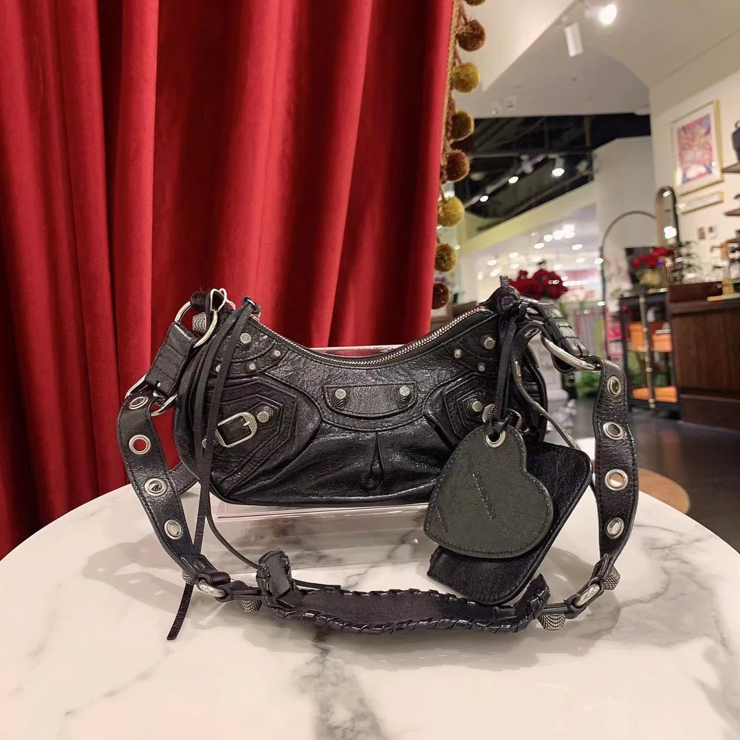95新 Balenciaga/巴黎世家 GGS小七丨月牙包xs号黑银/90768168