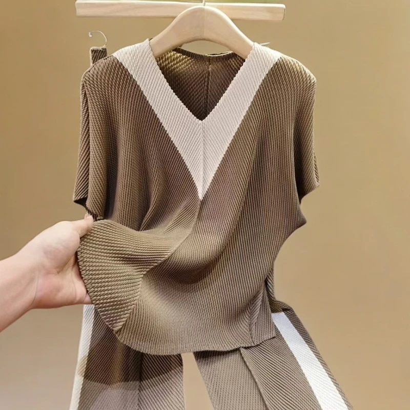 高级感撞色V领龙鳞褶皱上衣＋直筒裤两件套百褶两件套时尚套装夏季
