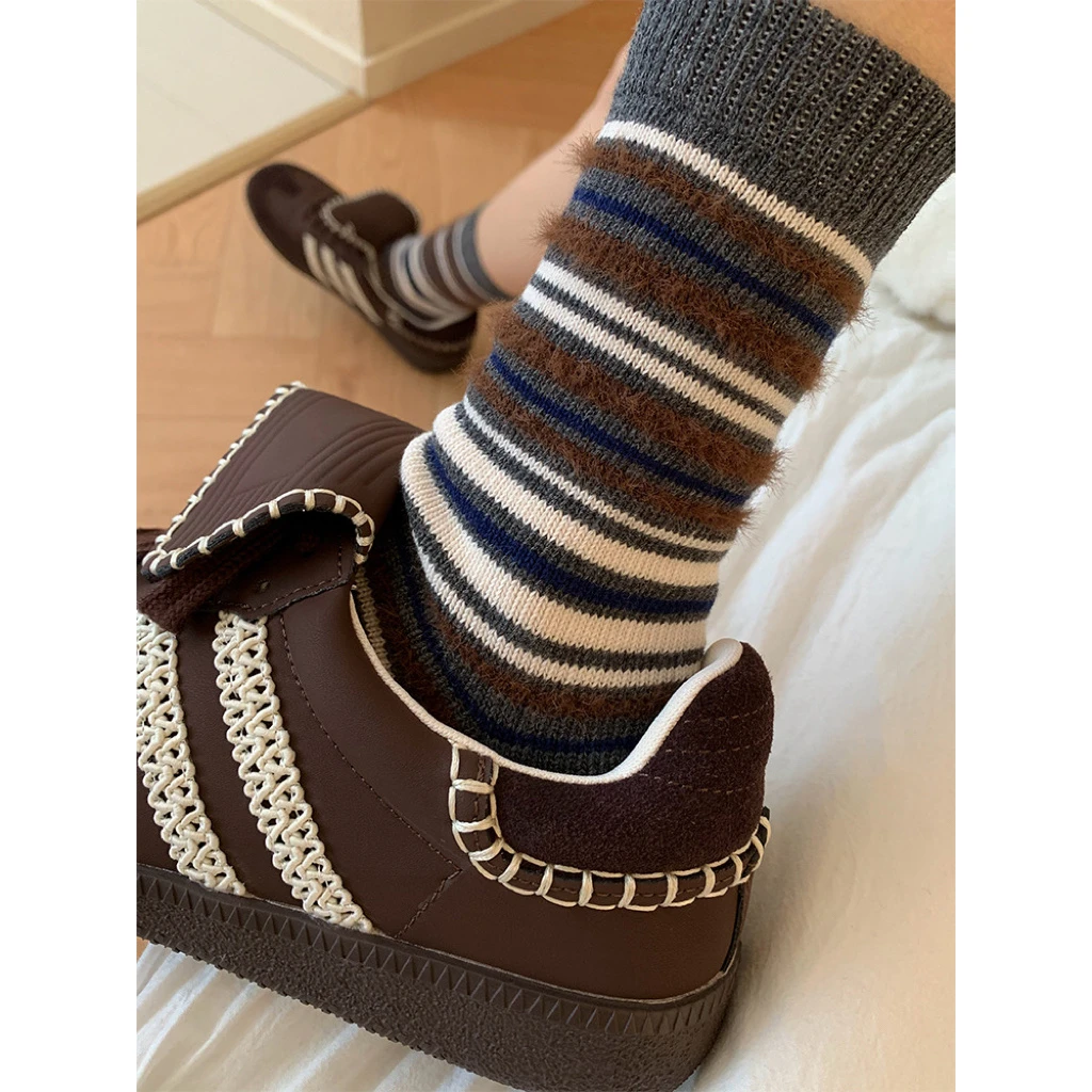 袜子女士2024秋冬新款加绒加厚保暖撞色条纹休闲毛毛袜堆堆中筒袜