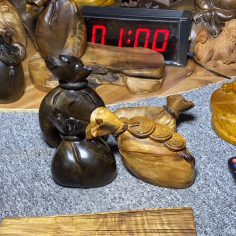 【闪购商品】金丝楠木玩*人