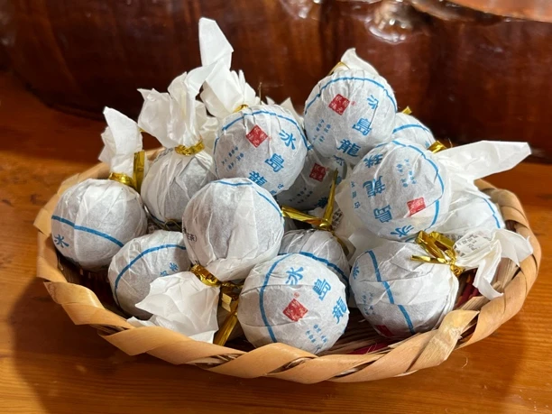 冰岛龙珠·普洱茶（生茶）紧压茶 80克（10颗）送5颗