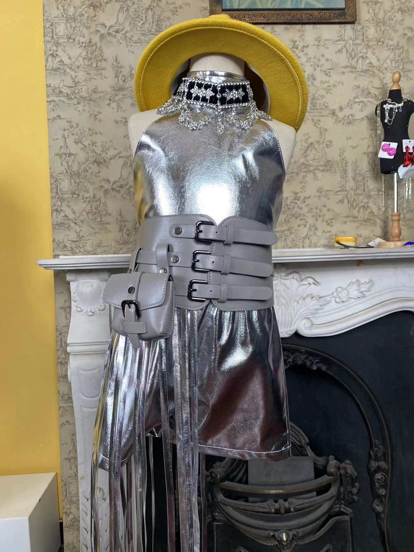 银色儿童走秀款套装潮服搭配时尚百搭