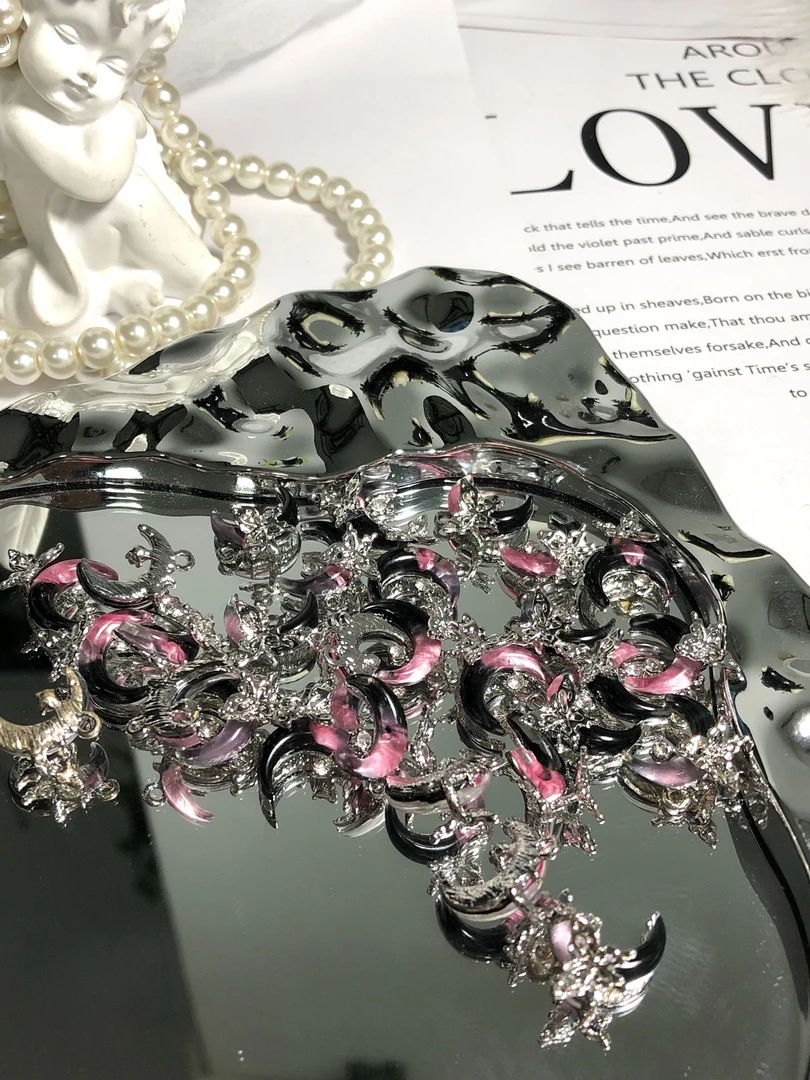 雨宝严选· DIY P168 渐变黑粉月亮蝴蝶单吊铜合金滴溜吊坠