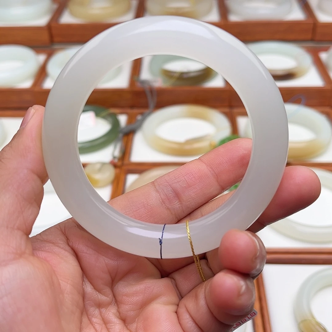 和田玉手镯未镶嵌56.9