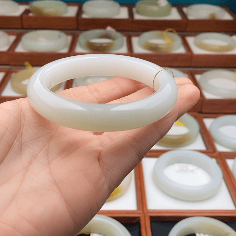 【闪购商品】和田玉手镯未镶嵌57.6