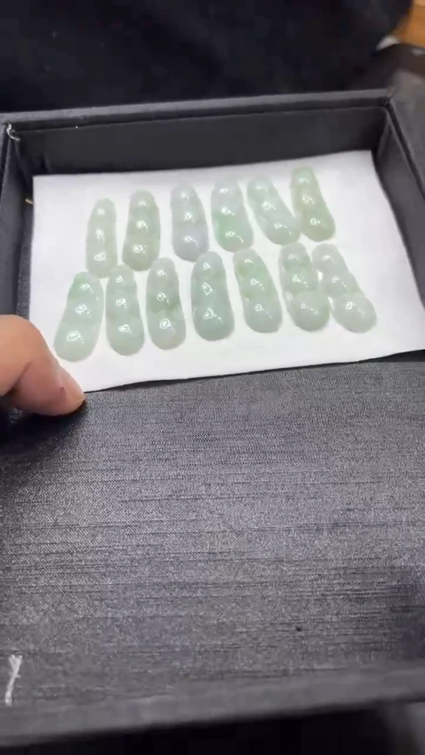 【闪购商品】翡翠颈饰未镶嵌豆子G254W1018006多样性单发