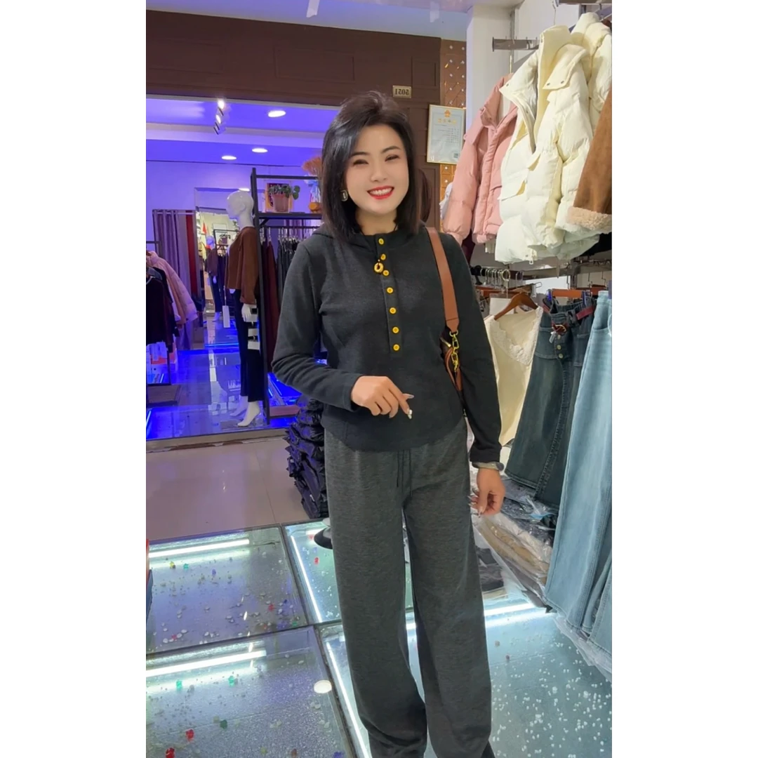 艳艳家 连帽磨毛拼接保暖百搭T恤