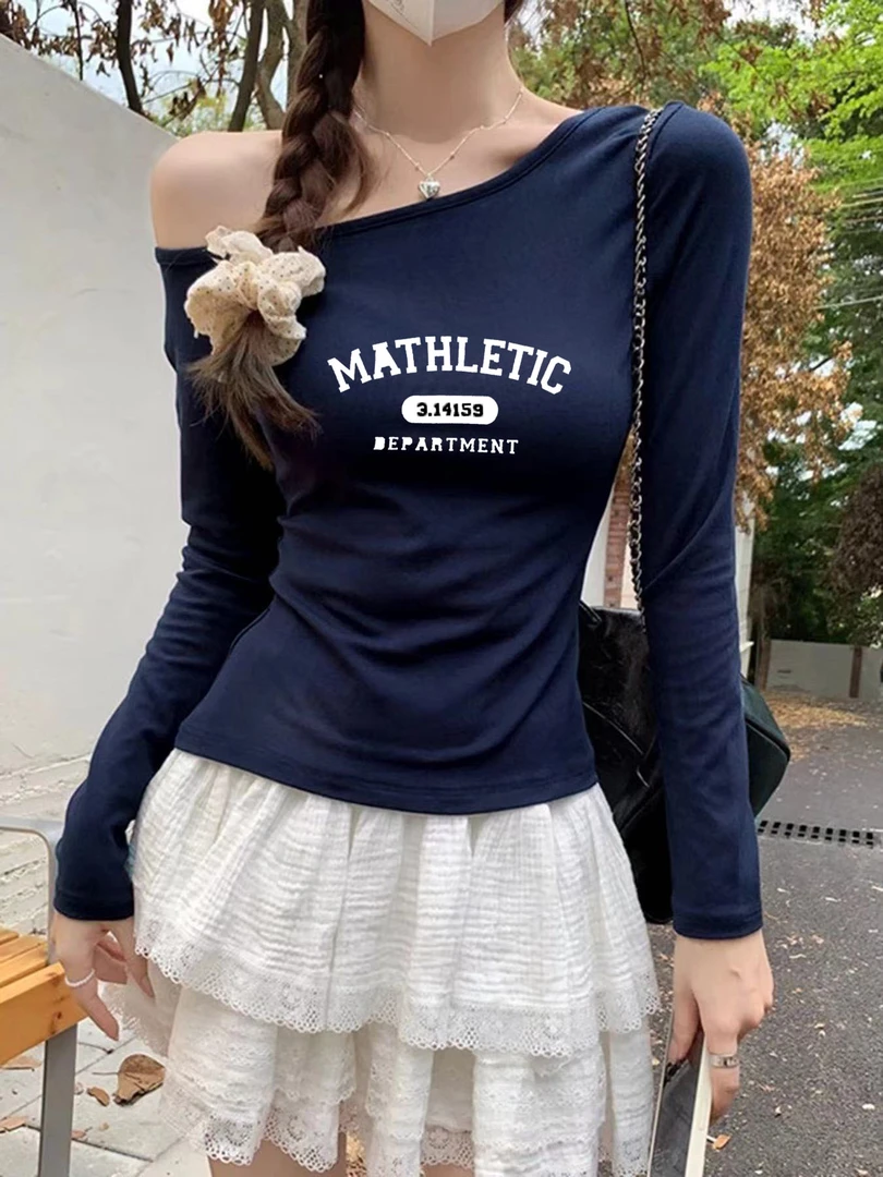 纯欲藏青色斜肩长袖T恤女早秋冬辣妹一字领露肩内搭打底衫上衣服