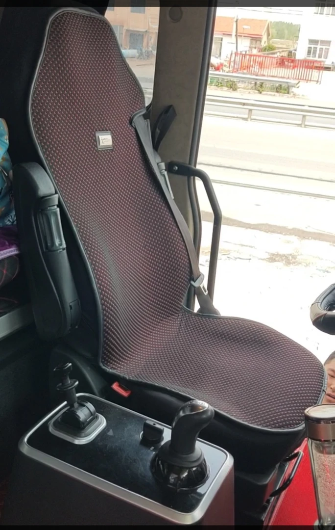 3D中空材质四季坐垫透气性好可水洗后背全包