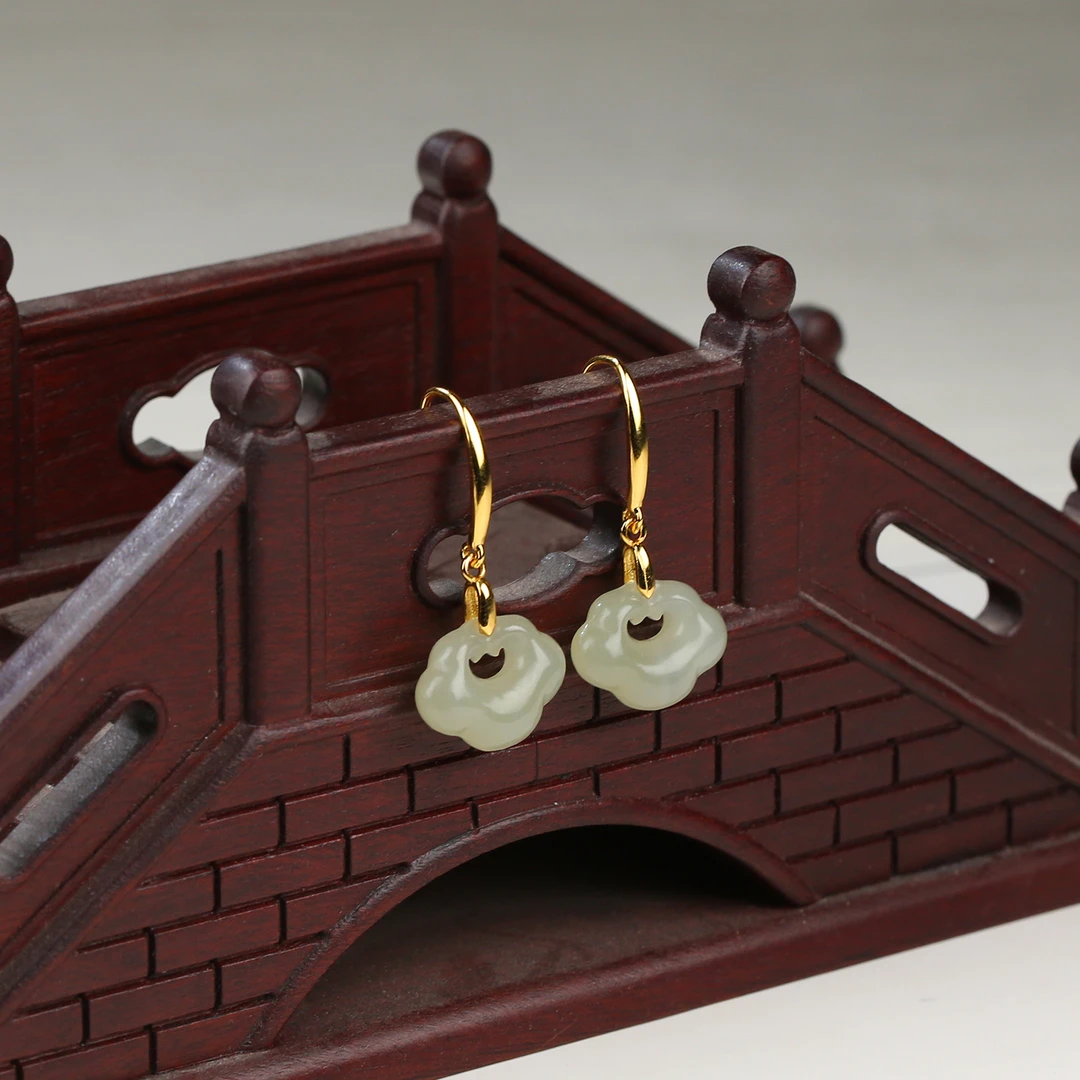 HW【麦子家族春季特惠】天然和田玉耳坠S925银精致时尚F0880