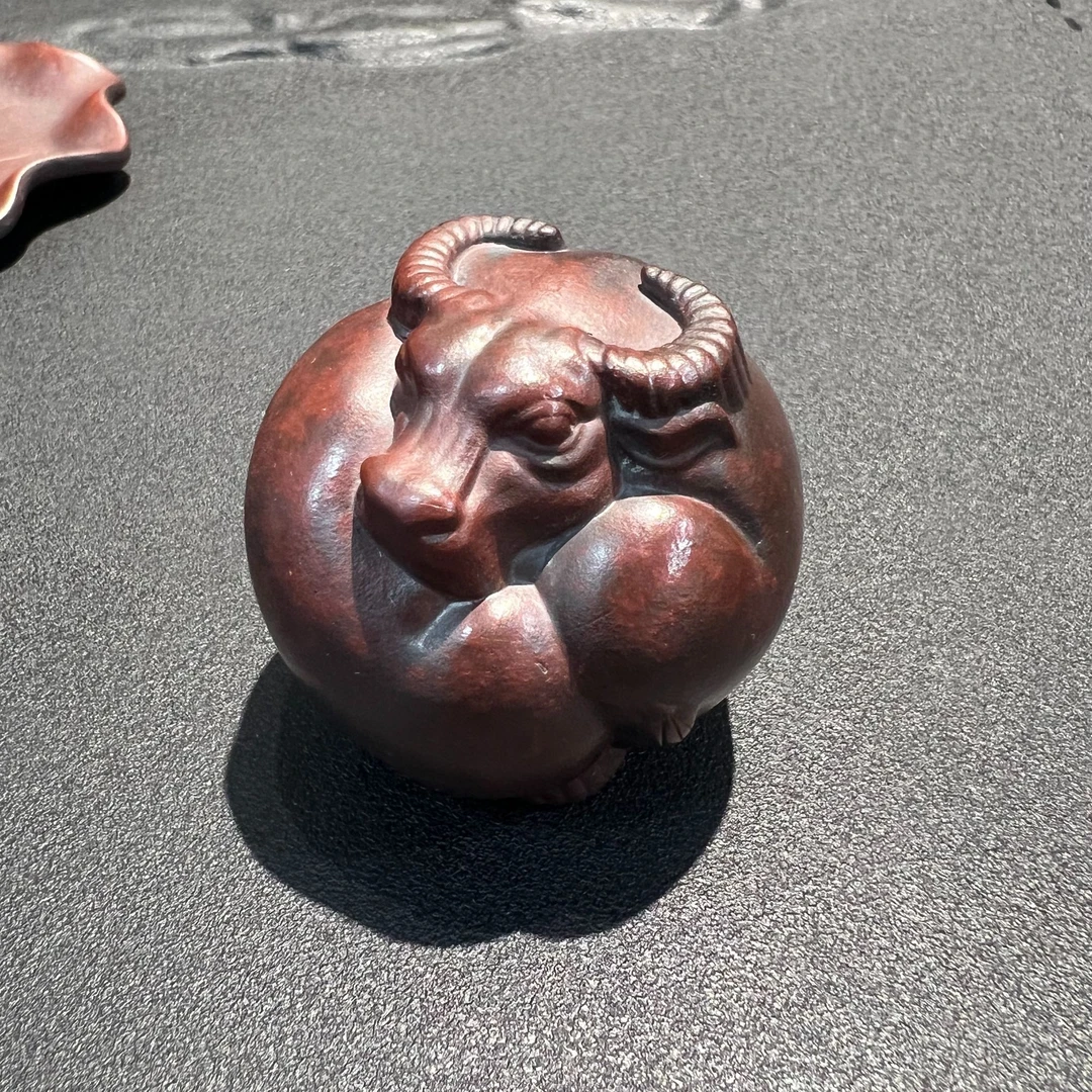 紫砂牛转乾坤茶宠茶台博古架玄关摆件