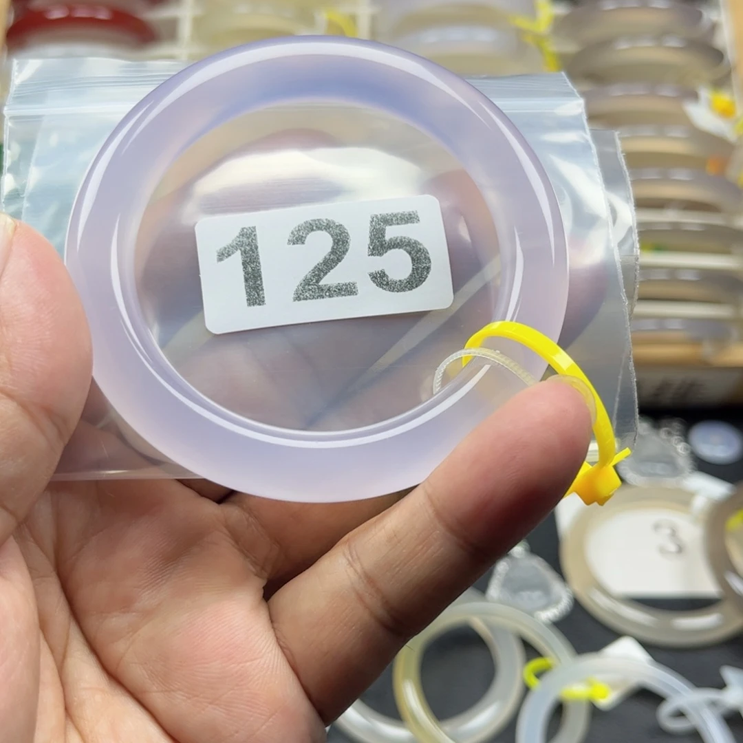 玛瑙/玉髓手镯未镶嵌w**平