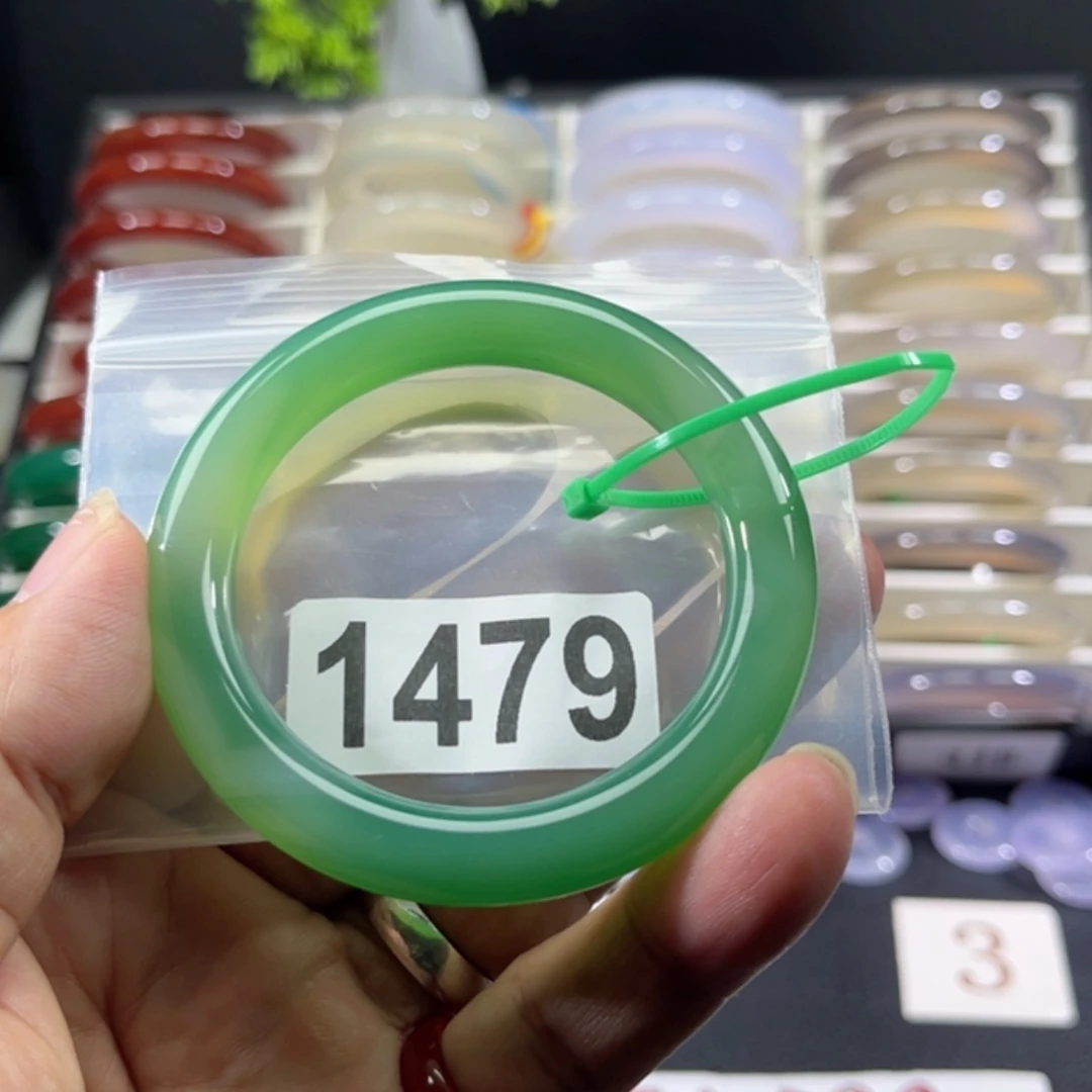 【闪购商品】玛瑙/玉髓手镯未镶嵌请****?