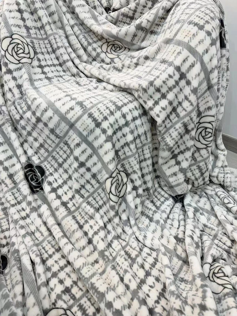 200*230牛奶绒毛毯（山茶花）