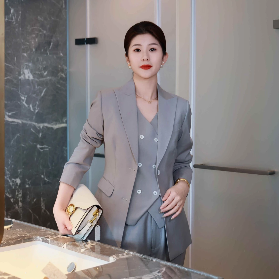 2024春季新款西服马甲套装女神范气质修身韩版显瘦职业设计师时尚