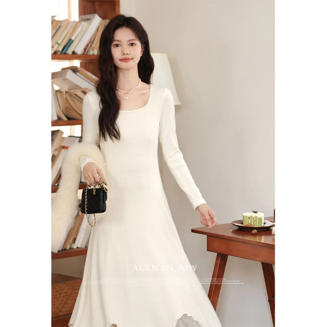 鹿向南 《海上茉莉》 米白色竖坑条方领连衣裙LXN32838