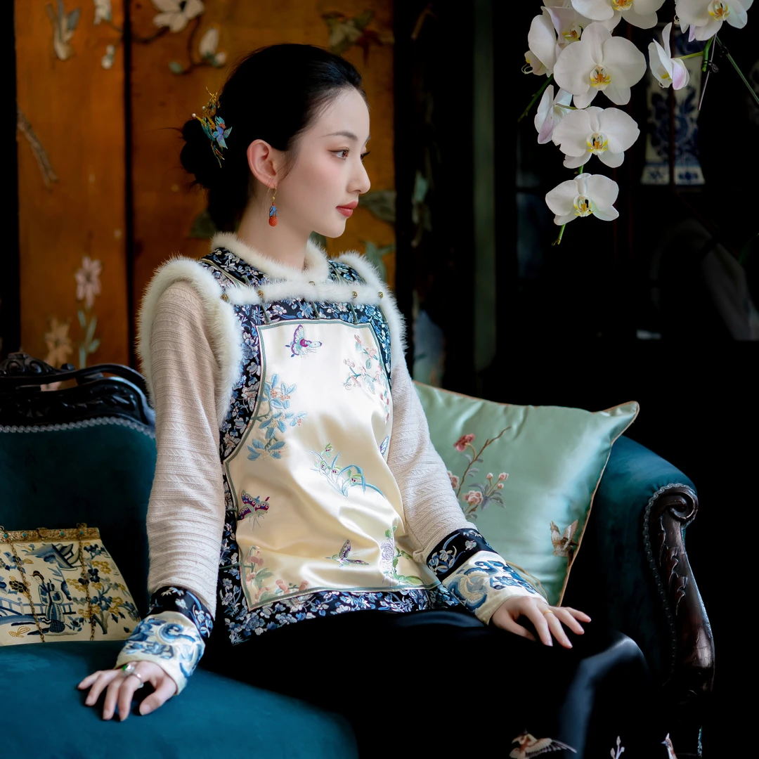 兰桂馨语丨一城风絮丨秋冬真丝一字襟盘扣圆领绣花保暖貂毛厚马夹