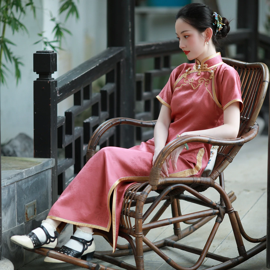 醉染罗烟粉色丨一城风絮丨真丝香云纱中式复古提花如意襟古法旗袍