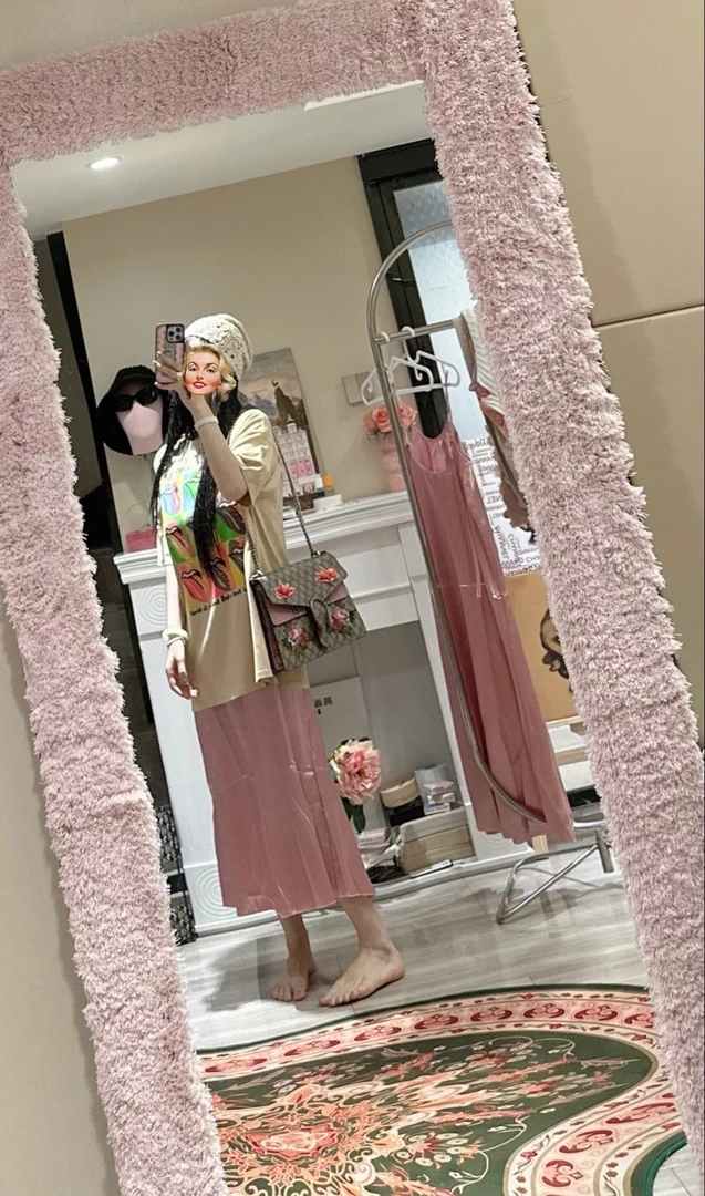 【黄雨萱】ins韩国小众设计师品牌大舌头T