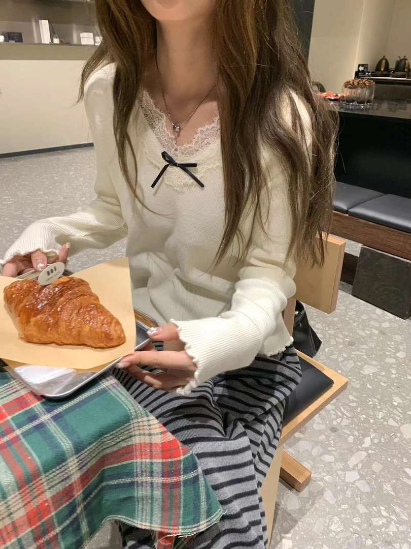 【YOU】小嗲精 秋冬款蕾丝边拼接小心机百搭针织打底衫 57133