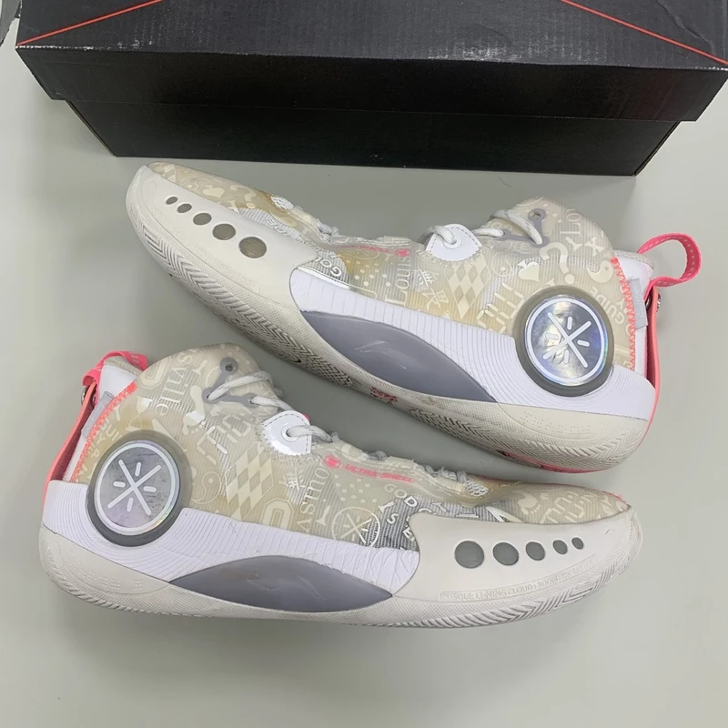 44码/公价399/幻影3 标准白篮球鞋/9新/原盒