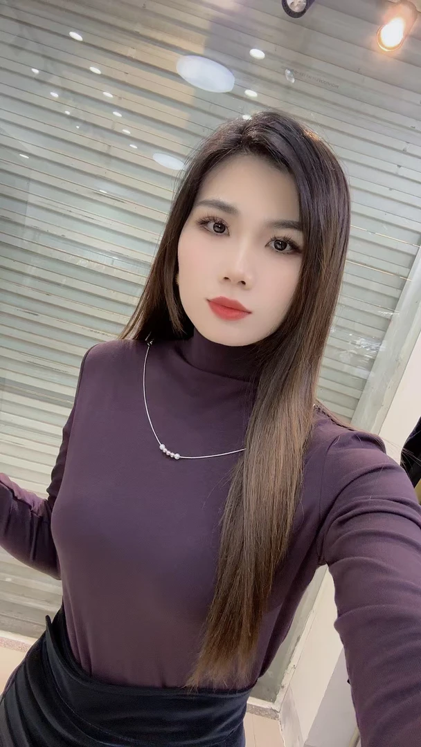 布阁服饰软糯磨毛葡萄紫上衣