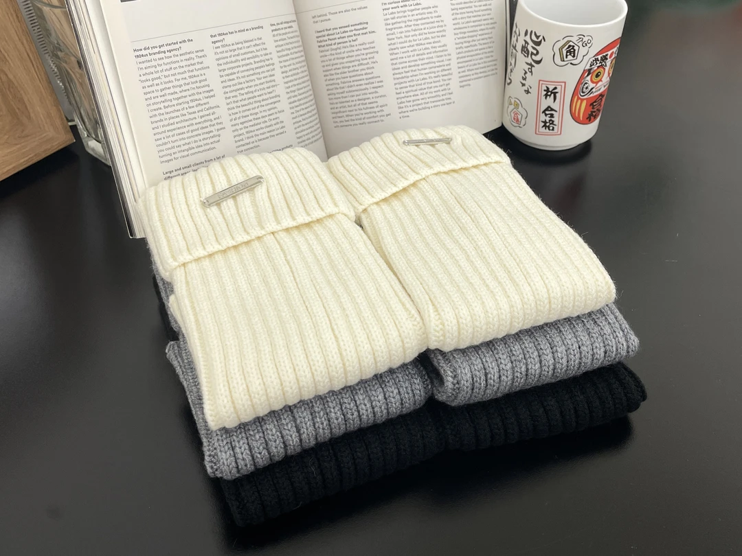 红人馆女款爆款加厚金属标翻边袜套秋冬纯棉洋气中筒堆堆袜2398