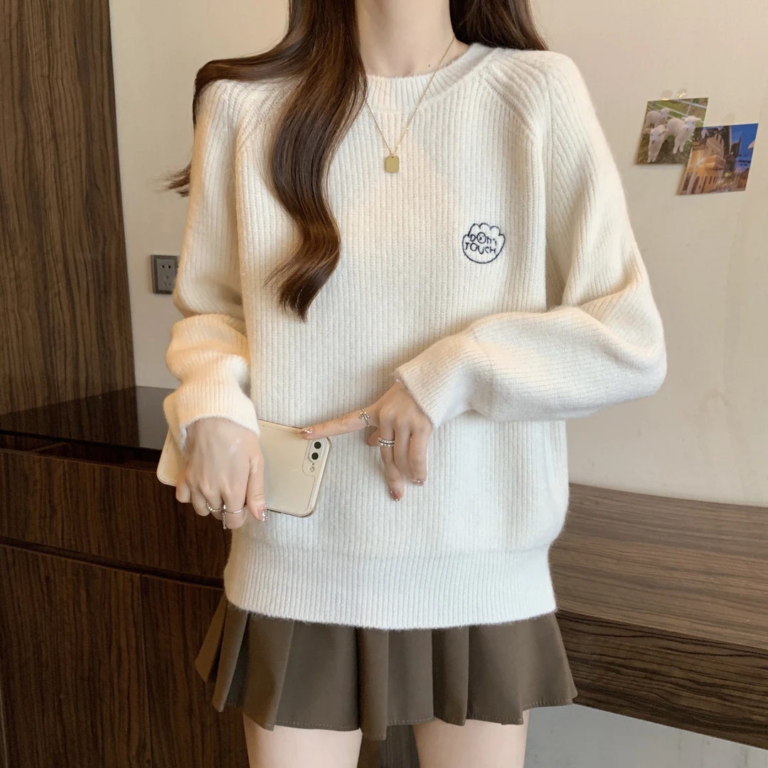 孕妇冬装时尚百搭纯色套头毛衣外穿加厚上衣秋冬季内搭针织打底衫