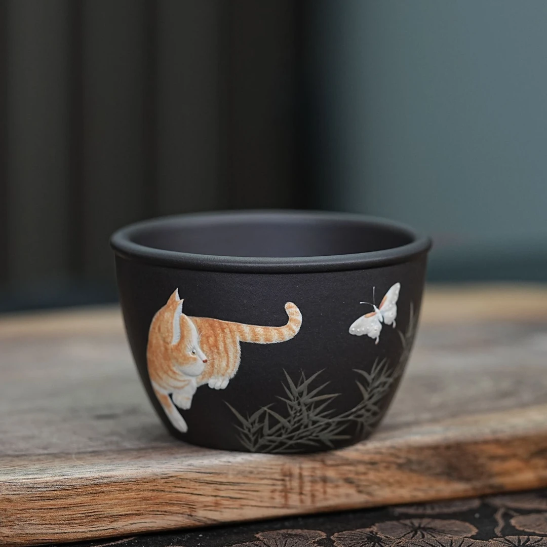 【匋斋-珍品系列】早期一厂黑料猫蝶泥绘高端蝶恋花紫砂主人杯