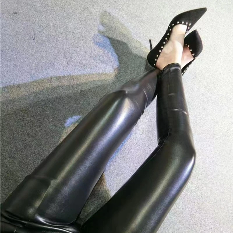 009款黑色带宽腰带皮裤