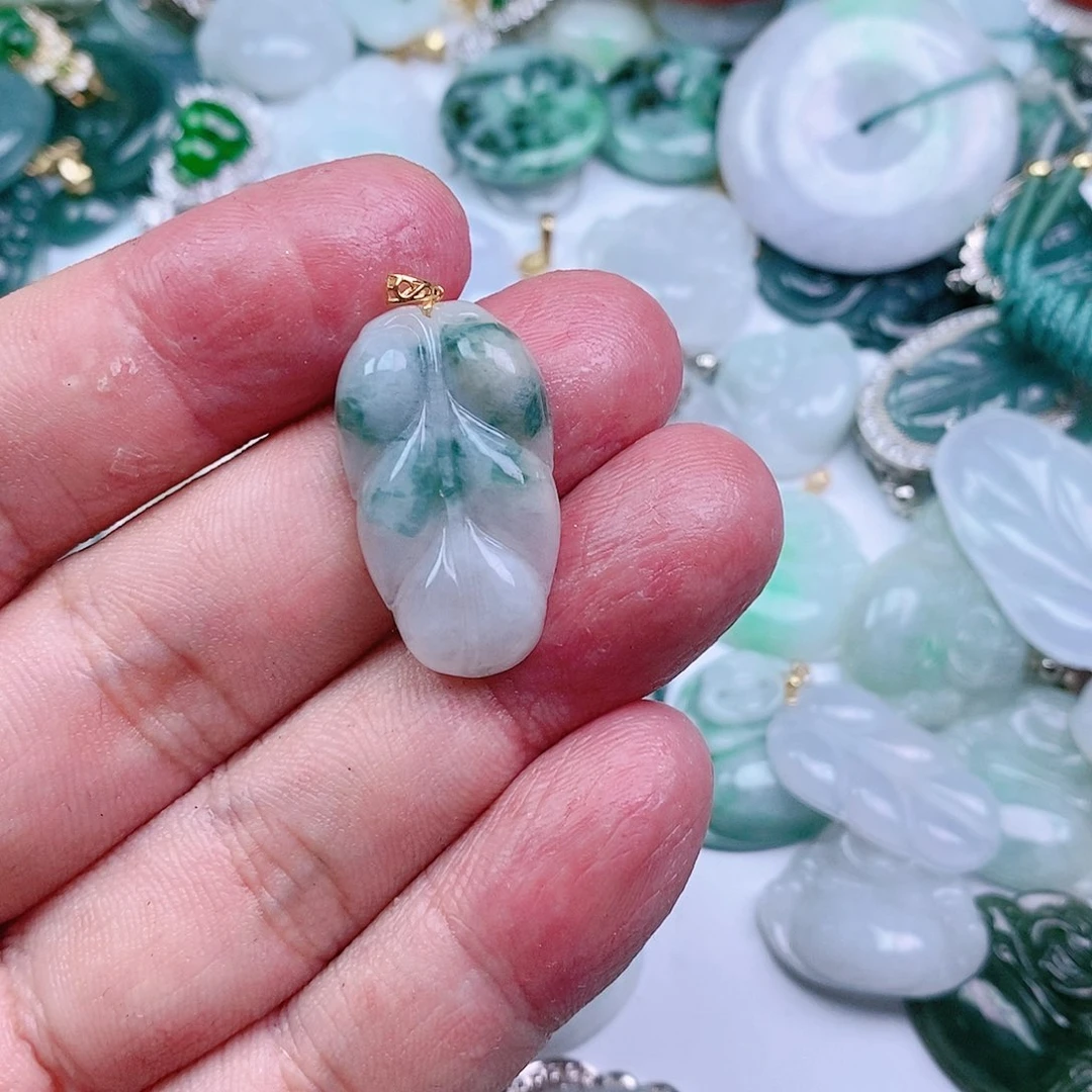 翡翠颈饰未镶嵌纯天然