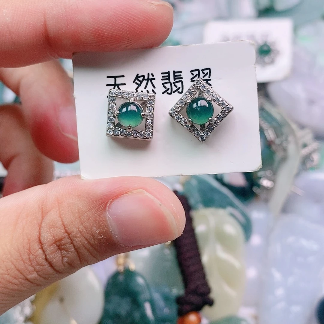 翡翠颈饰未镶嵌纯天然