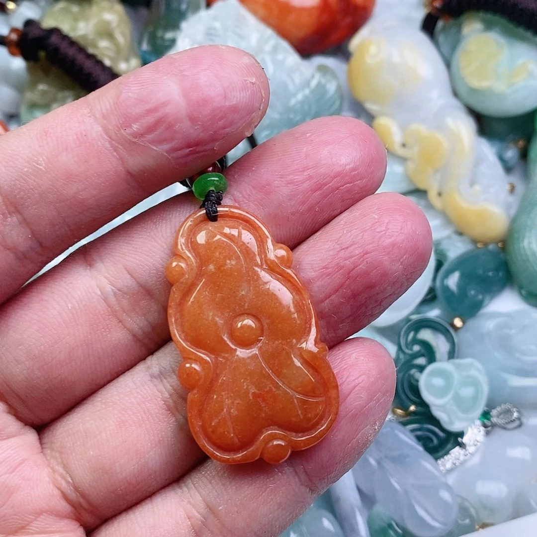 翡翠颈饰未镶嵌纯天然