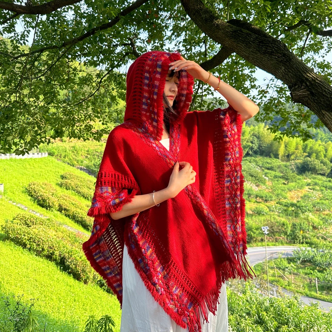 红色带帽披肩女士外搭2024新款套头斗篷空调房披肩时尚百搭云南