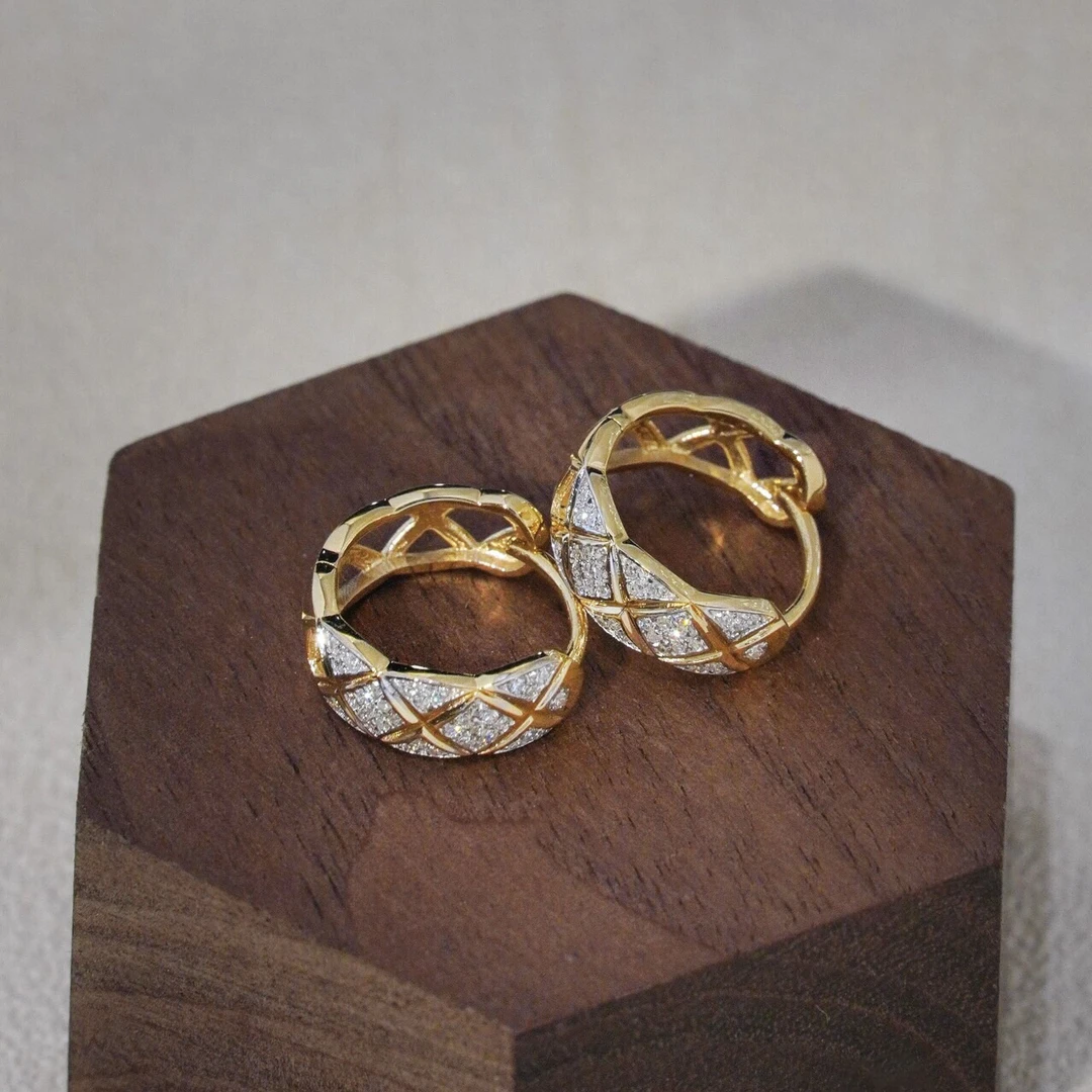 18k金菱格耳扣小香风 轻奢大气经典气质百搭耐看小众时尚精致18分