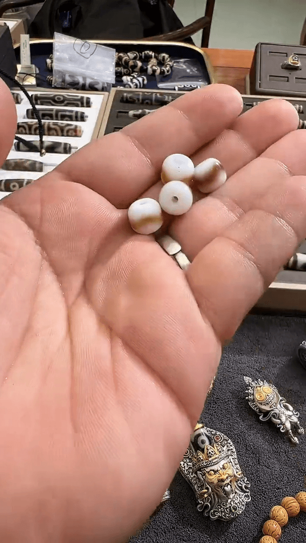 【闪购商品】玛瑙/玉髓单颗未镶嵌虎牙单颗