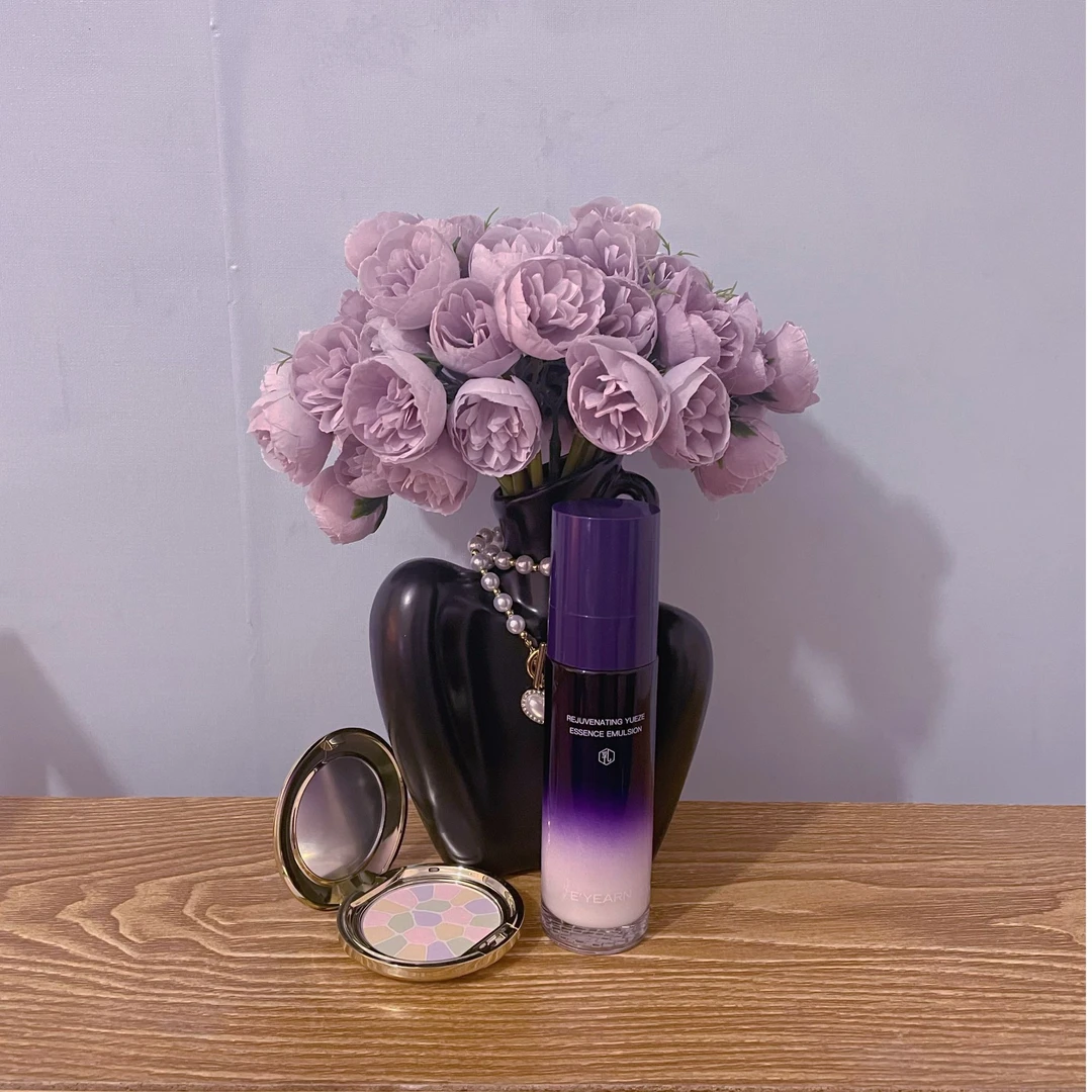 大饼 希希焕颜奢宠补水保湿包邮