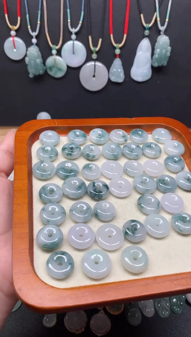 【闪购商品】翡翠颈饰未镶嵌天然翡翠多样性发货