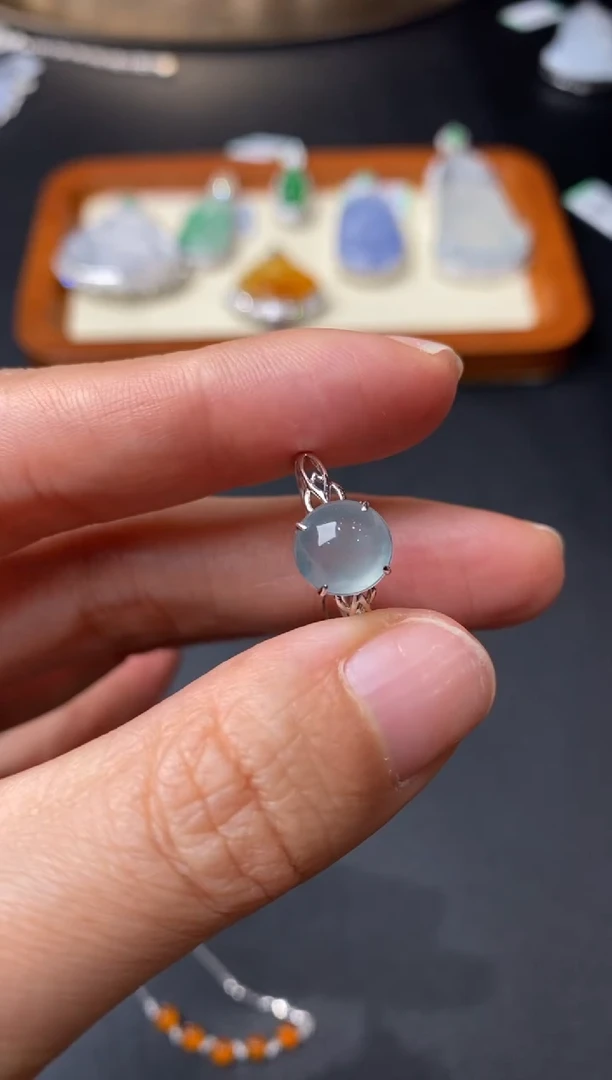 【闪购商品】翡翠镶嵌戒指18K金镶嵌44|680 多样性发