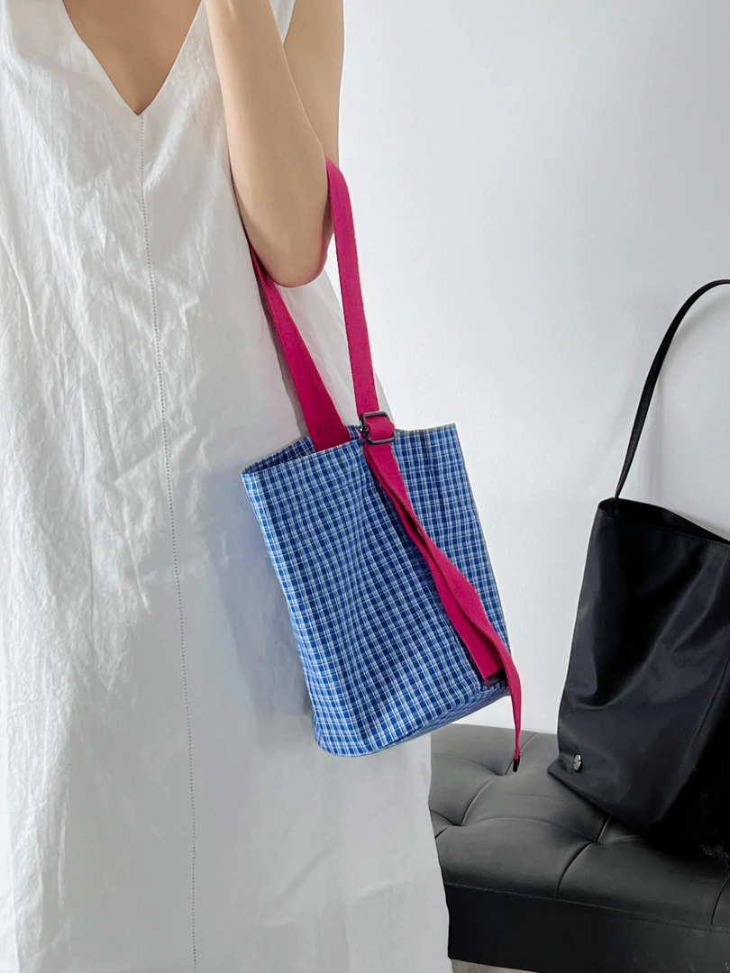 SanLiangMo 韩里韩气 小清新格子休闲 可水桶腋下斜挎包 时尚网红