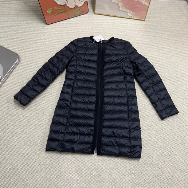 Moncler  黑色  长款 羽绒服  99新  1码  A1252