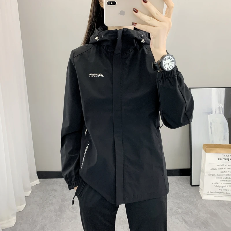 冲锋衣女中长款薄款2025秋季户外套运动登山上衣服可收腰显瘦风衣