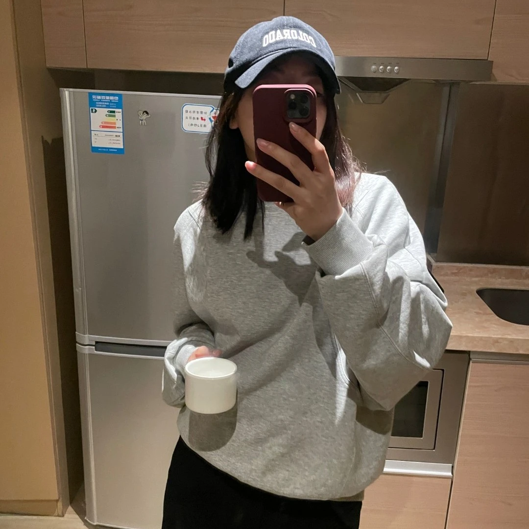Lc582001。JOSIE CHOW【挖肩廓形】设计感满满的灰色宽松长袖卫衣