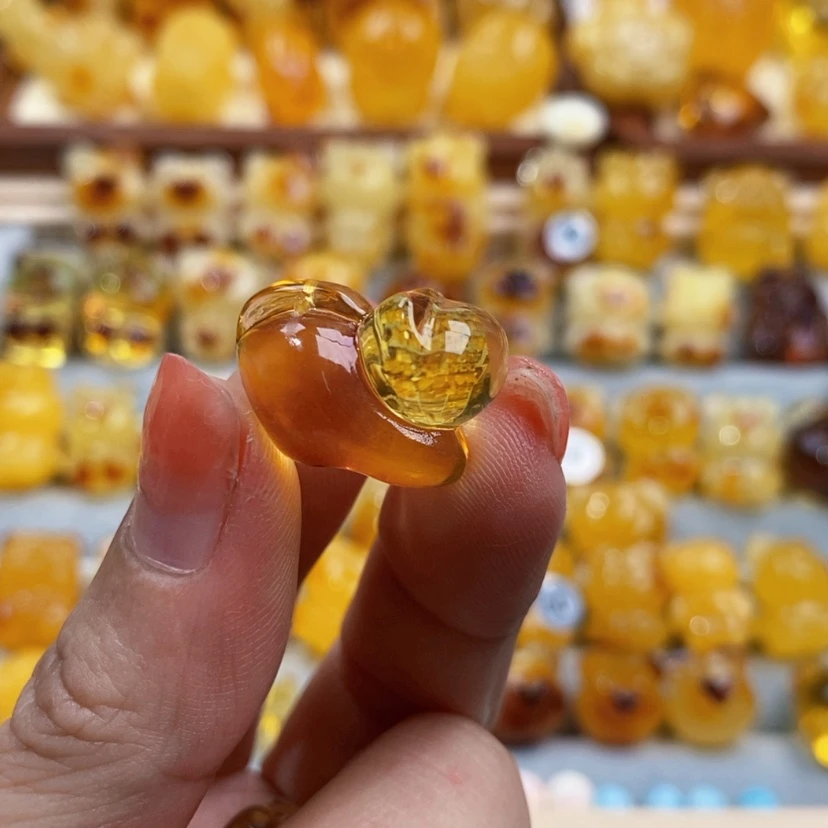 【闪购商品】琥珀裸石未镶嵌不*七