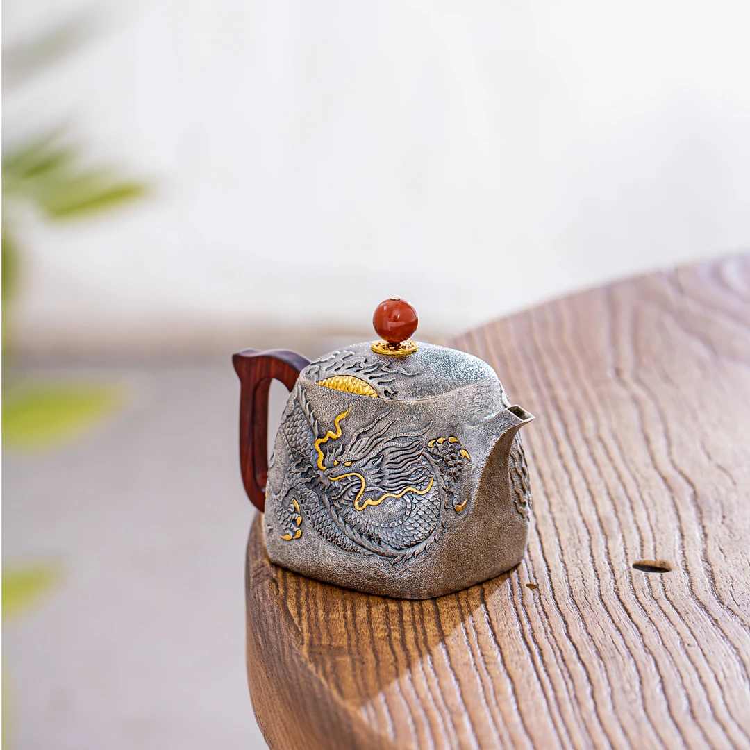 蜂鸟工坊 传承者 木把垫金片錾刻祥龙四方嘴小壶 SWA18061